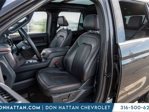 Used 2023 Ford Expedition Limited image 4