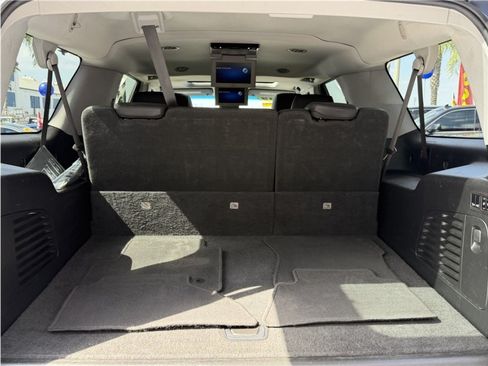 Used 2019 Cadillac Escalade ESV Premium Luxury RWD image 26