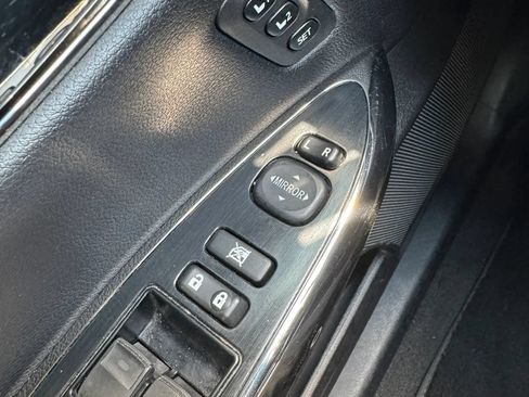 Used 2018 Toyota Avalon Touring FWD image 30