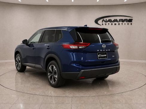Used 2024 Nissan Rogue SV FWD image 5