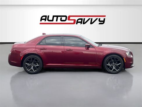 Used 2023 Chrysler 300 S image 8