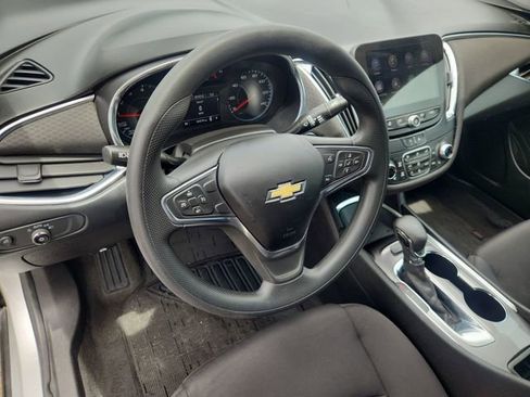 Used 2021 Chevrolet Malibu LT FWD image 10