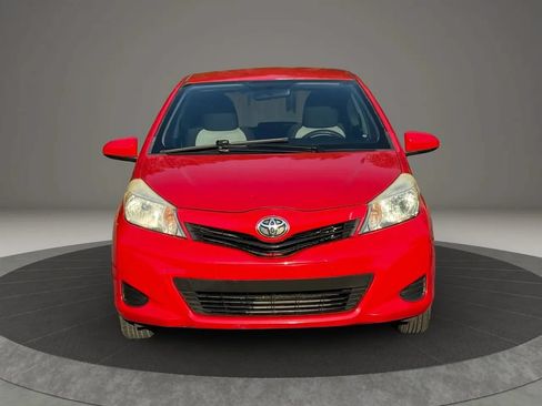 Used 2012 Toyota Yaris L FWD image 2