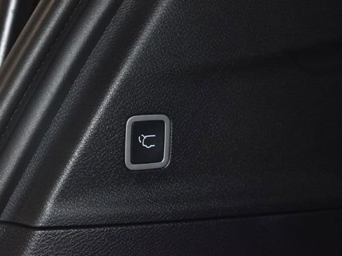 New 2026 Chrysler Pacifica Select FWD image 36