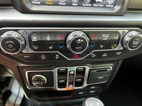 Used 2021 Jeep Wrangler Unlimited Sport AWD/4WD image 34