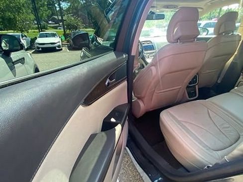 Used 2016 Lincoln MKX Reserve w/ Climate Package FWD image 6