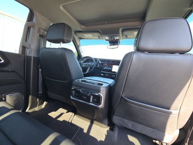 Used 2024 GMC Sierra 3500 Denali w/ Denali Reserve Package AWD/4WD image 18