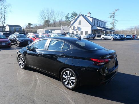 Used 2021 Nissan Versa SV image 5
