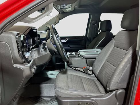 Used 2024 Chevrolet Silverado 1500 LT Trail Boss w/ LPO, Dark Essentials Package AWD/4WD image 18