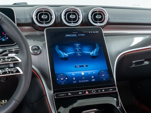 Used 2025 Mercedes-Benz CLE 300 4MATIC Cabriolet image 19