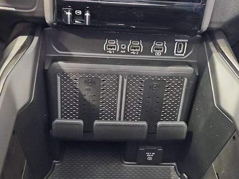 New 2026 RAM 1500 Laramie AWD/4WD image 26