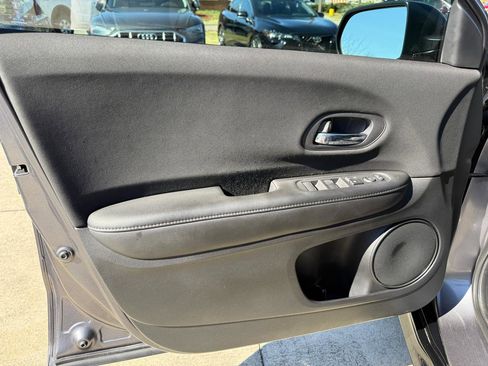Used 2020 Honda HR-V Sport image 11