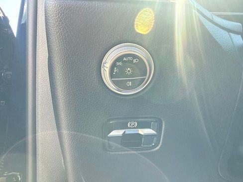 Used 2023 Mercedes-Benz GLC 300 4MATIC image 14