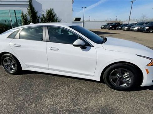 Used 2022 Kia K5 LXS image 3