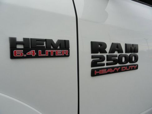 Used 2018 RAM 2500 Laramie w/ Sport Appearance Group AWD/4WD image 8