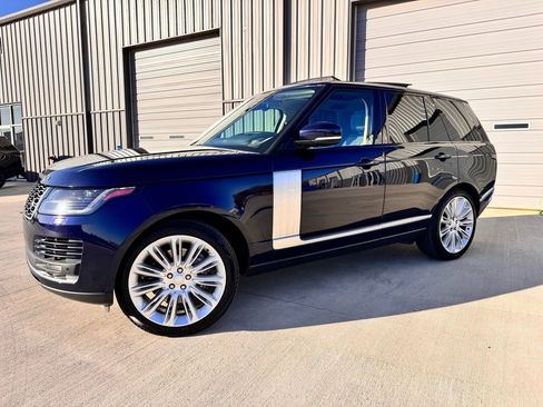 Used 2020 Land Rover Range Rover HSE image 2