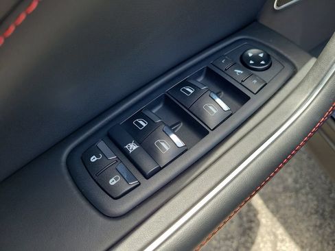 Used 2022 Maserati Levante GT AWD/4WD image 13