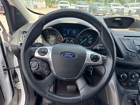 Used 2015 Ford Escape SE FWD image 9