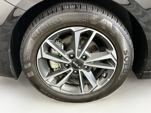 Used 2024 Kia Forte LXS FWD image 11