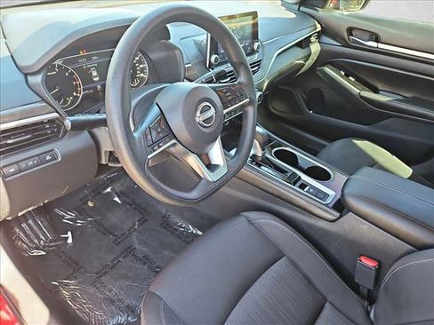 Used 2023 Nissan Altima 2.5 SV image 12