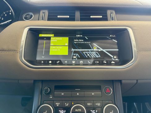 Used 2019 Land Rover Range Rover Evoque SE Premium image 38