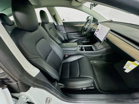 Used 2021 Tesla Model 3 Standard Range Plus image 29