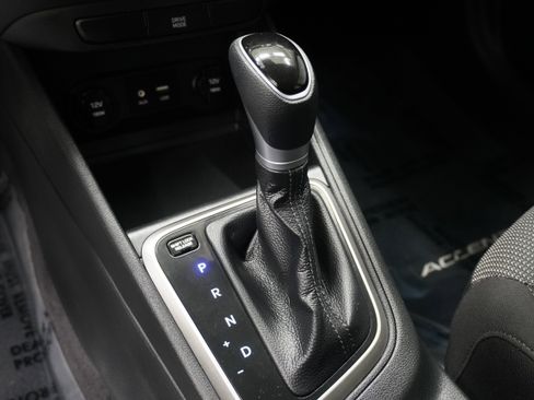 Used 2021 Hyundai Accent SE FWD image 19