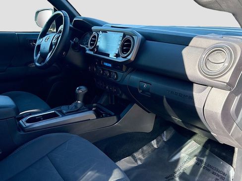 Used 2022 Toyota Tacoma TRD Sport w/ Technology Package image 27