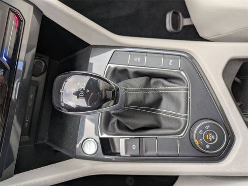 Used 2022 Volkswagen Tiguan SE R-Line image 28