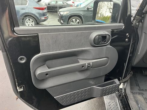 Used 2008 Jeep Wrangler Unlimited Sahara w/ Dual Top Group image 11