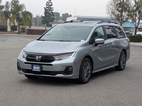 New 2026 Honda Odyssey Touring image 3