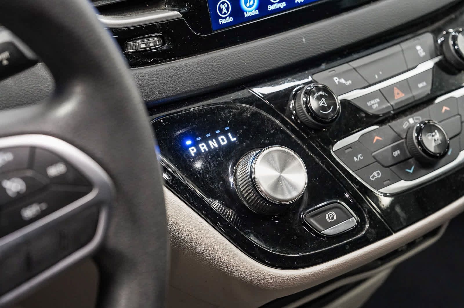 Used 2017 Chrysler Pacifica Touring FWD image 23