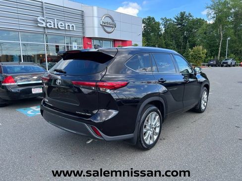 Used 2020 Toyota Highlander Limited AWD/4WD image 7