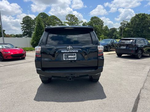 Used 2022 Toyota 4Runner SR5 RWD image 8
