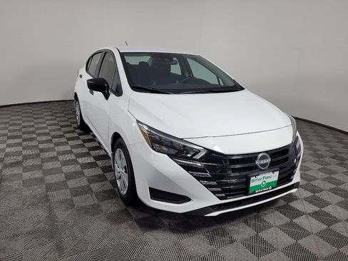 Used 2025 Nissan Versa S w/ Trunk Package FWD image 13