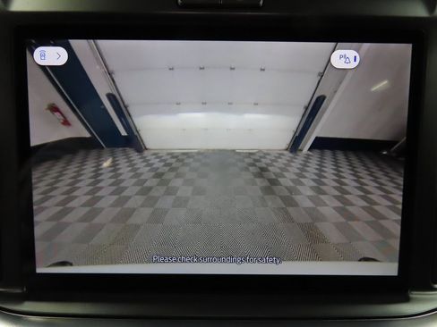 Used 2025 Ford F250 Platinum w/ FX4 Off-Road Package image 23