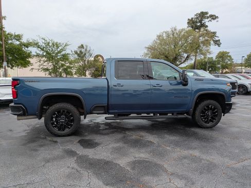Used 2025 Chevrolet Silverado 2500 LTZ w/ LTZ Plus Package image 23