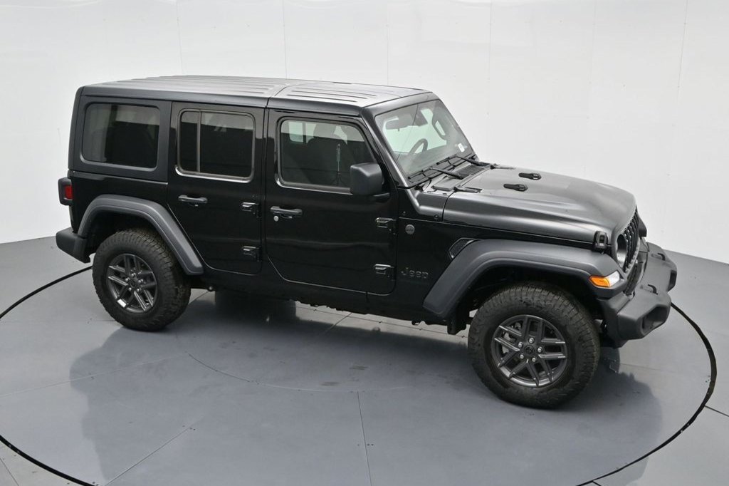 Used 2024 Jeep Wrangler Unlimited Sport AWD/4WD image 16