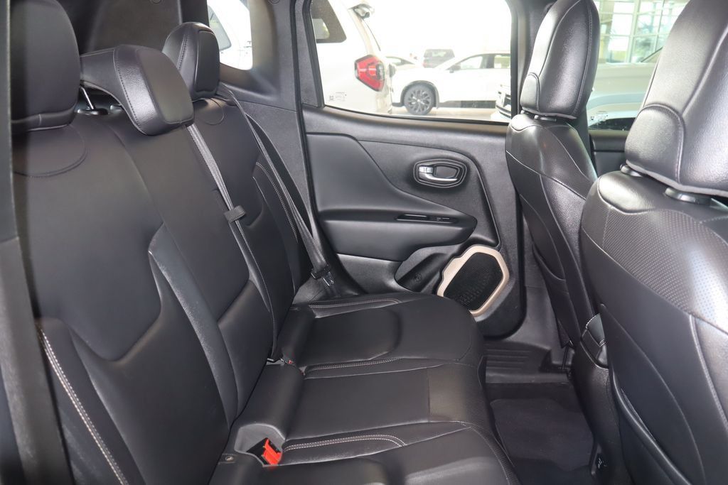Used 2017 Jeep Renegade Limited FWD image 36