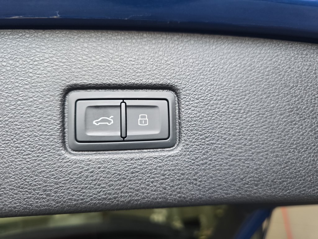 Used 2026 Audi SQ7 Prestige AWD/4WD image 17