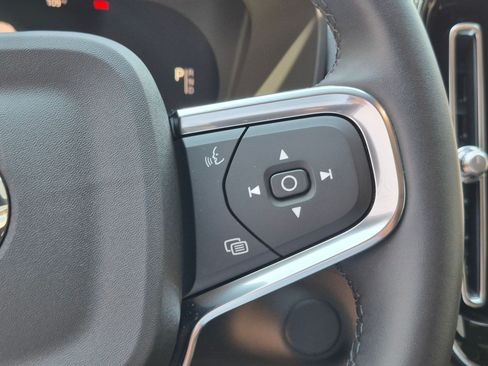 Used 2023 Volvo XC40 Recharge Ultimate w/ Protection Package Premier AWD/4WD image 18
