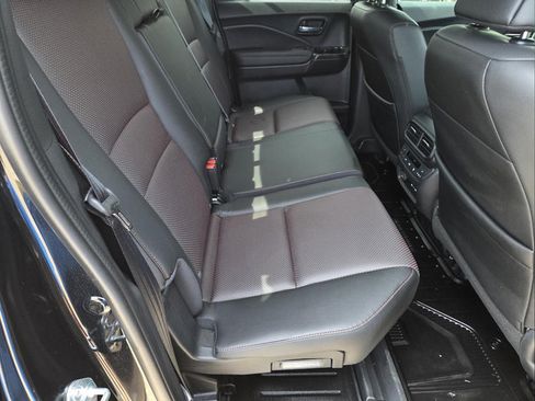 Used 2025 Honda Ridgeline Black Edition image 28