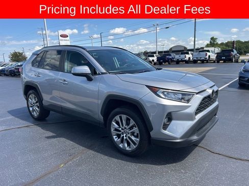 Used 2021 Toyota RAV4 XLE Premium AWD/4WD image 25
