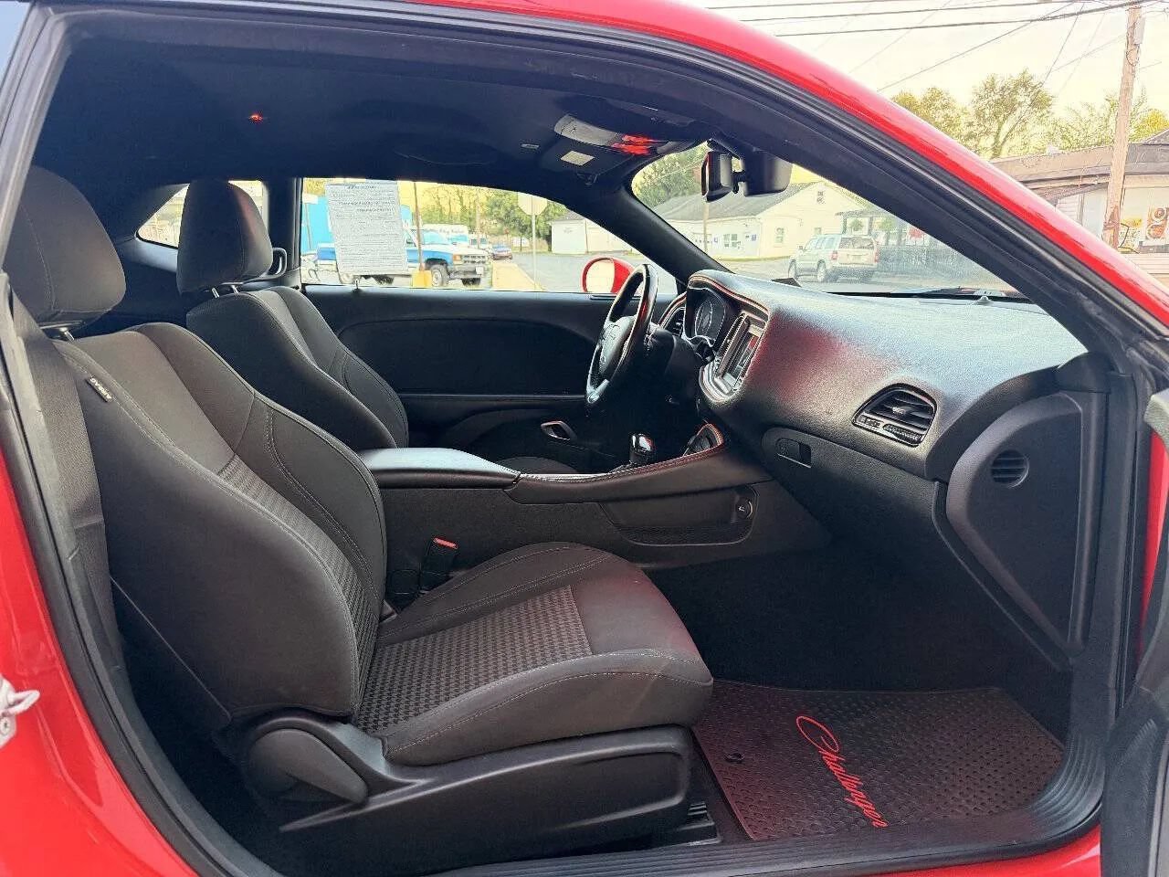 Used 2019 Dodge Challenger SXT RWD image 18