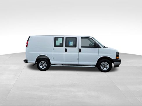 Used 2025 GMC Savana 2500 w/ Driver Convenience Package RWD image 5