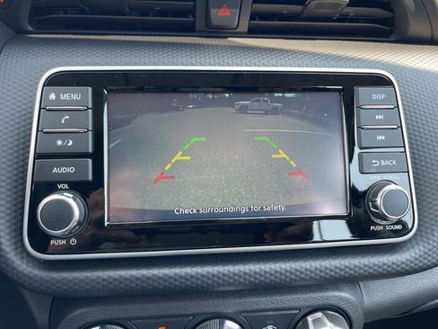 Certified 2025 Nissan Kicks Play S image 11