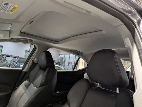 Used 2017 Acura TLX w/ Technology Package FWD image 27