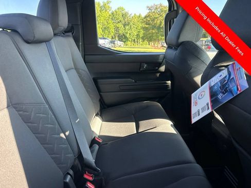 Used 2025 Toyota Tacoma SR5 AWD/4WD image 4