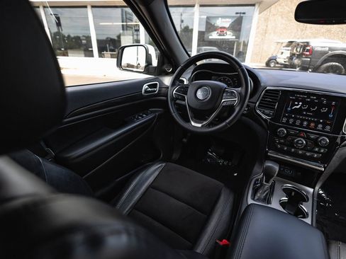 Used 2022 Jeep Grand Cherokee Laredo X image 21