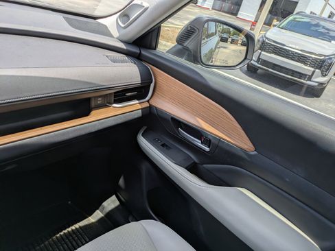 Used 2025 Toyota Grand Highlander AWD Hybrid image 15